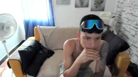 cristian dosantos online show from July 29, 7:10 pm
