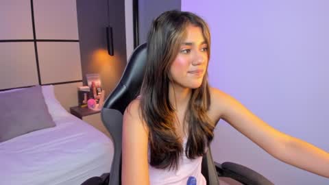 C R I S T I N online show from August 12, 4:20 pm