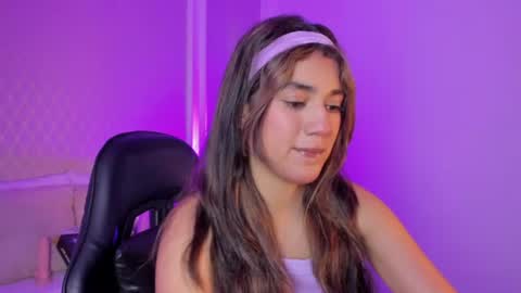 C R I S T I N online show from August 18, 2:39 am