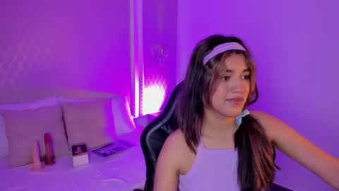 C R I S T I N online show from August 18, 3:45 am