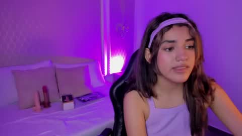 C R I S T I N online show from August 18, 4:51 am