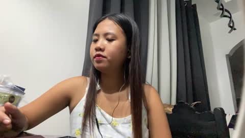 Amelia online show from August 11, 5:15 pm