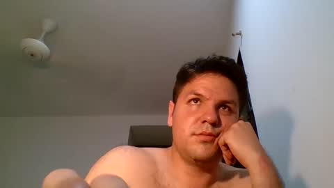 cristopher3042 online show from May 20, 2:01 am