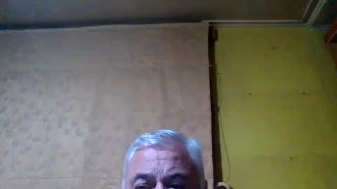 crmperez online show from August 3, 11:12 pm