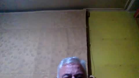 crmperez online show from August 4, 12:18 am