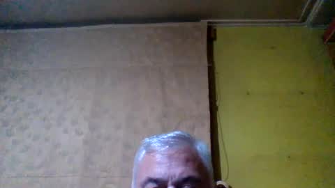 crmperez online show from August 4, 11:02 pm