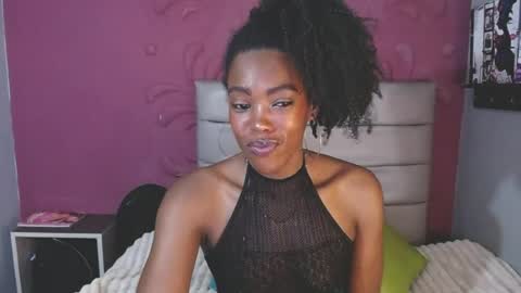 cruzsofia_res online show from August 6, 4:22 am