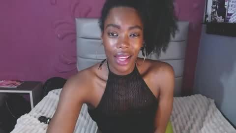 cruzsofia_res online show from August 6, 8:57 am