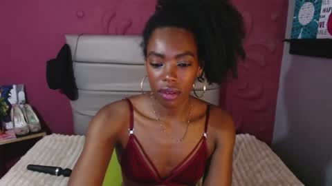 cruzsofia_res online show from August 7, 7:08 am