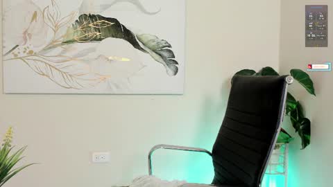crystal_arlette online show from August 12, 4:20 pm