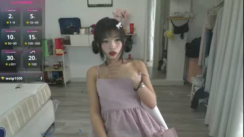 Crystal lee online show from August 3, 8:10 am