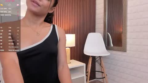 Crystal Monroe online show from August 13, 7:50 pm
