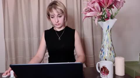 Mary online show from July 12, 9:32 pm