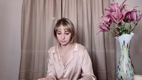 Mary online show from July 15, 7:59 pm