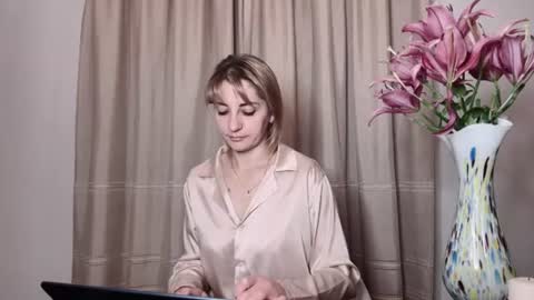 Mary online show from July 15, 10:11 pm