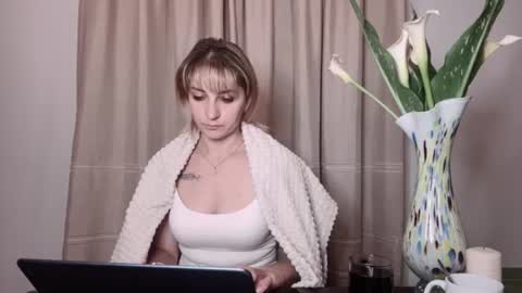 Mary online show from July 19, 8:55 pm