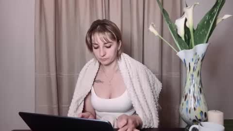 Mary online show from July 19, 10:01 pm