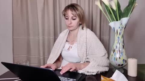 Mary online show from July 20, 9:29 pm