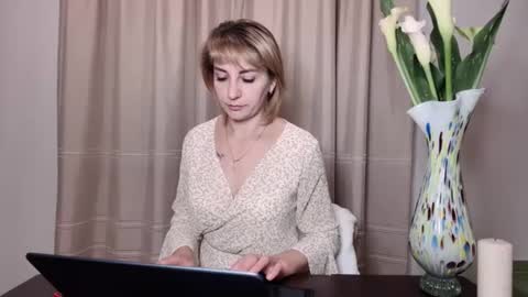 Mary online show from July 21, 9:39 pm