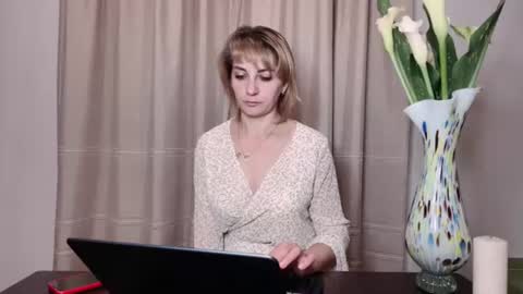 Mary online show from July 21, 10:45 pm