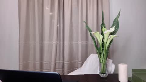 Mary online show from July 26, 8:25 pm