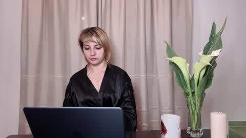 Mary online show from July 27, 8:03 pm