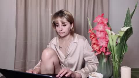 Mary online show from July 30, 8:37 pm
