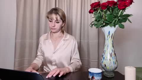 Mary online show from August 4, 9:45 pm