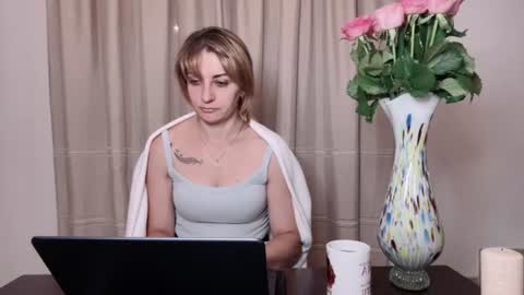 Mary online show from August 7, 8:42 pm