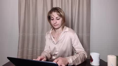 Mary online show from August 11, 9:50 pm