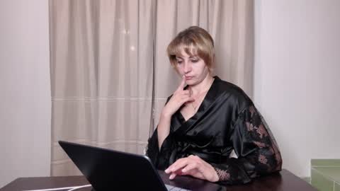 Mary online show from August 15, 8:46 pm