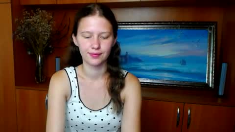 Stella online show from August 3, 1:07 pm