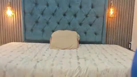 CRISTAL online show from August 11, 2:19 pm