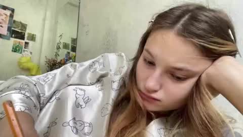 Helen online show from August 6, 8:46 am