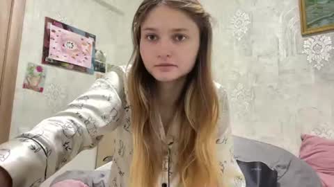 Helen online show from August 6, 2:16 pm