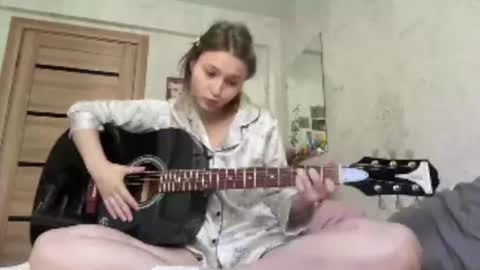 Helen online show from August 13, 7:44 am