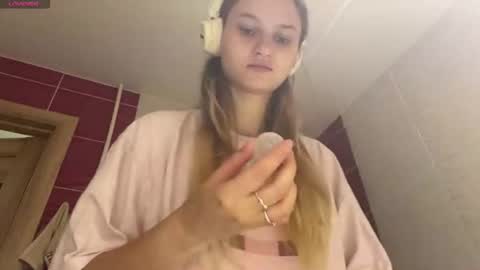 Helen online show from August 16, 3:38 pm