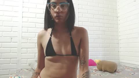 crystalstonee1 online show from August 13, 10:02 pm
