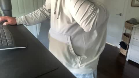 cuckgriff23 online show from August 4, 3:53 pm