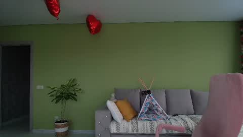 Alexia online show from July 8, 1:59 pm