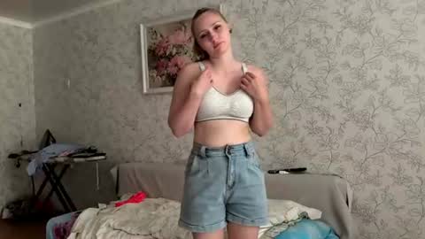 Lina3 online show from July 17, 5:40 am