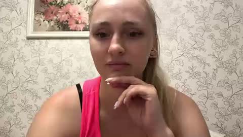 Lina3 online show from August 11, 9:28 pm