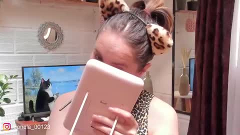 Leonela online show from August 4, 5:54 pm