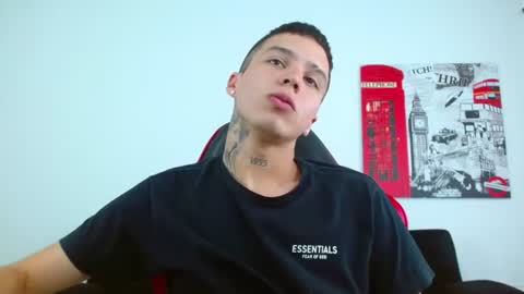 cumandres online show from August 14, 4:32 pm