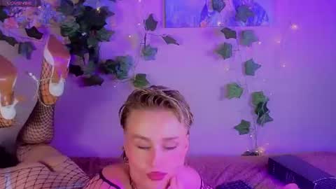 Ellio online show from July 12, 8:59 pm
