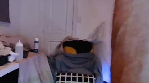 Cumdumpslave2use online show from April 27, 8:43 am