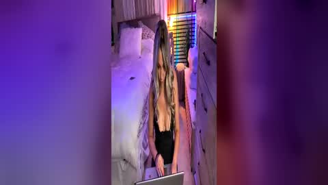 cumguzzlingskank online show from June 18, 6:13 am