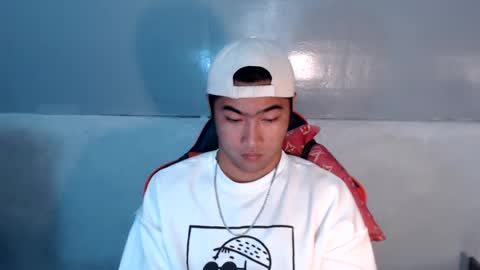Jonas online show from August 5, 5:33 pm