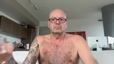 Love to please a woman for hours - Please PM online show from April 29, 6:54 pm