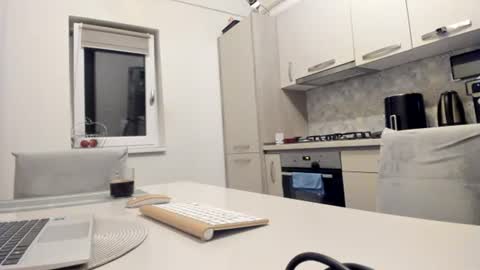 maria  alex online show from June 22, 1:28 am